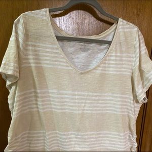 Short sleeve V-neck tee